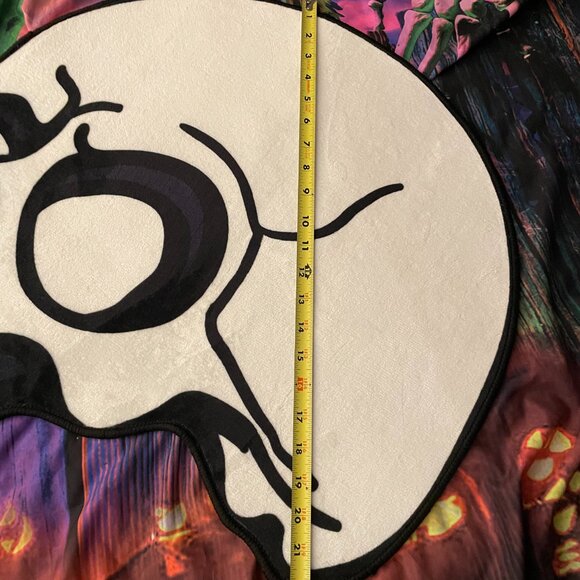 Skull Rug!  Rare Design and Perfect for Decorating anywhere  NWT - Picture 5 of 8